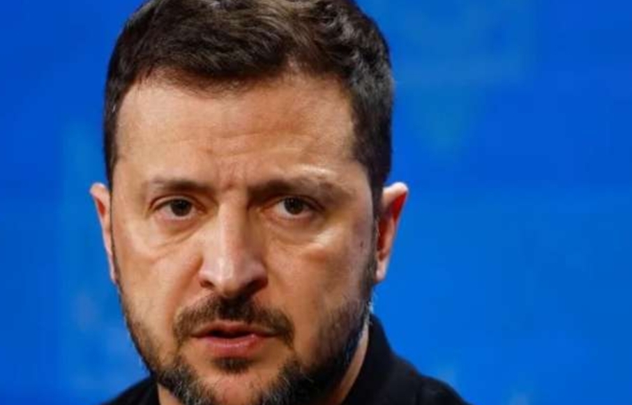 فاينانشال تايمز تتحدث عن فشل دفاعي كامل: زيلينسكي يواجه سيلا من الانتقادات مع التقدم السريع للجيش الروسي