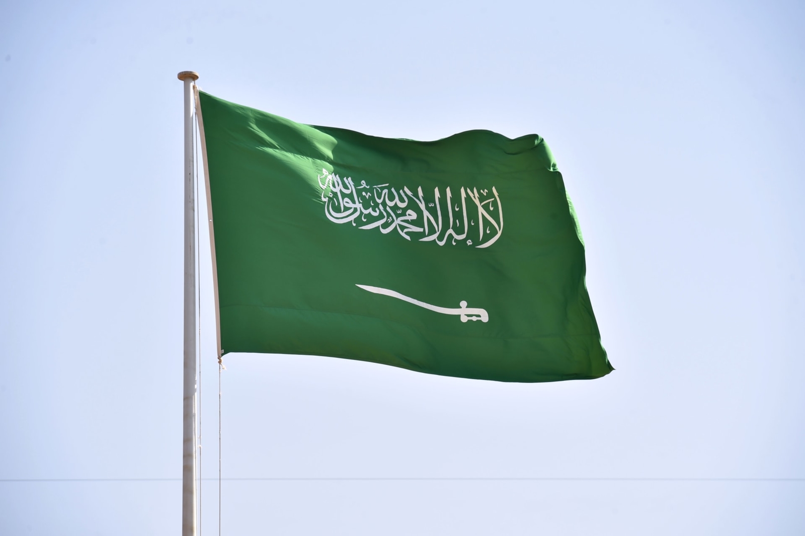 السعودية أعلنت استعدادها لاستضافة قمة بين بوتين وترامب