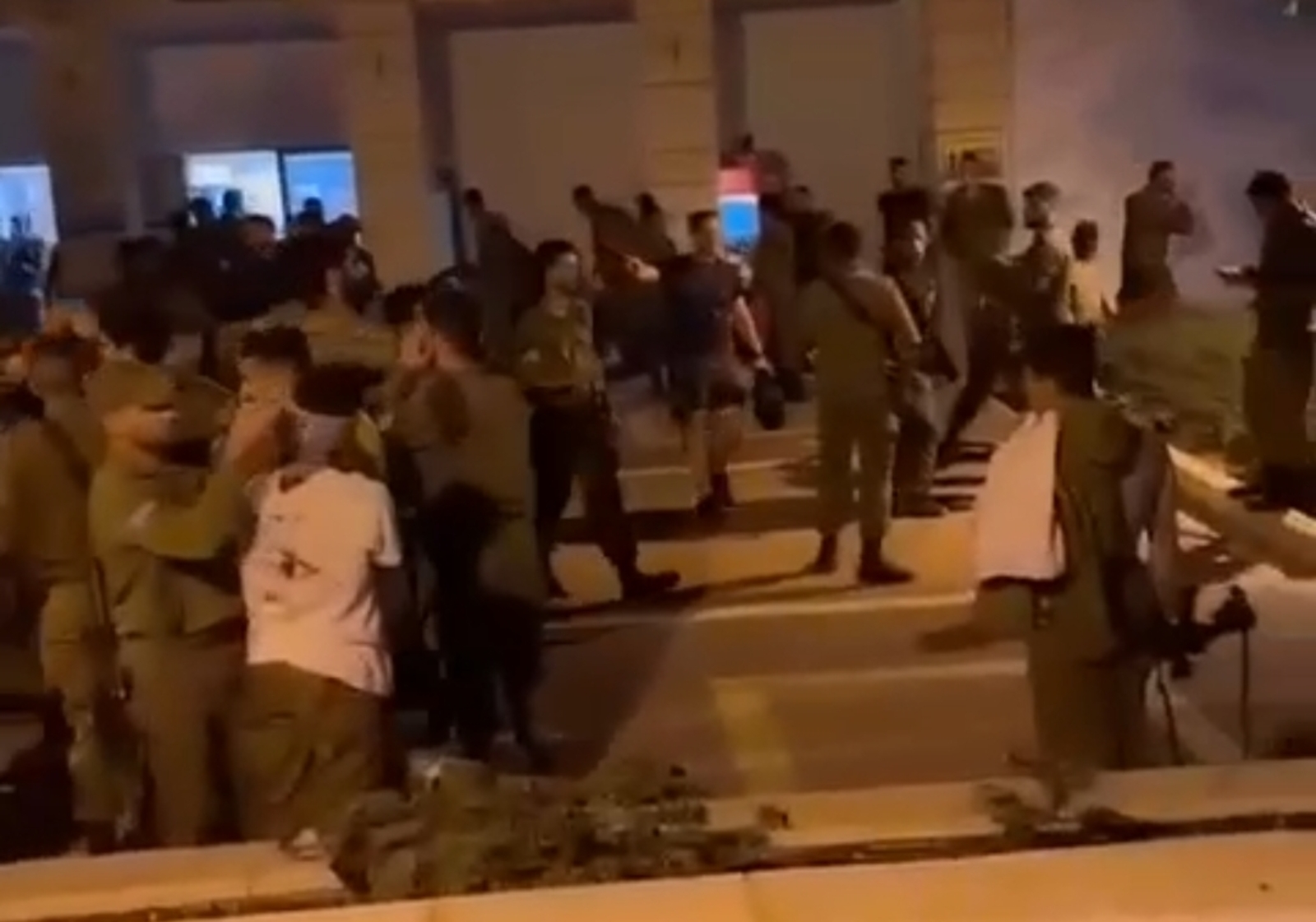 حزب الله: أطلقنا سرب مسيّرات انقضاضيّة على معسكر تدريب للواء غولاني في بنيامينا في جنوب حيفا