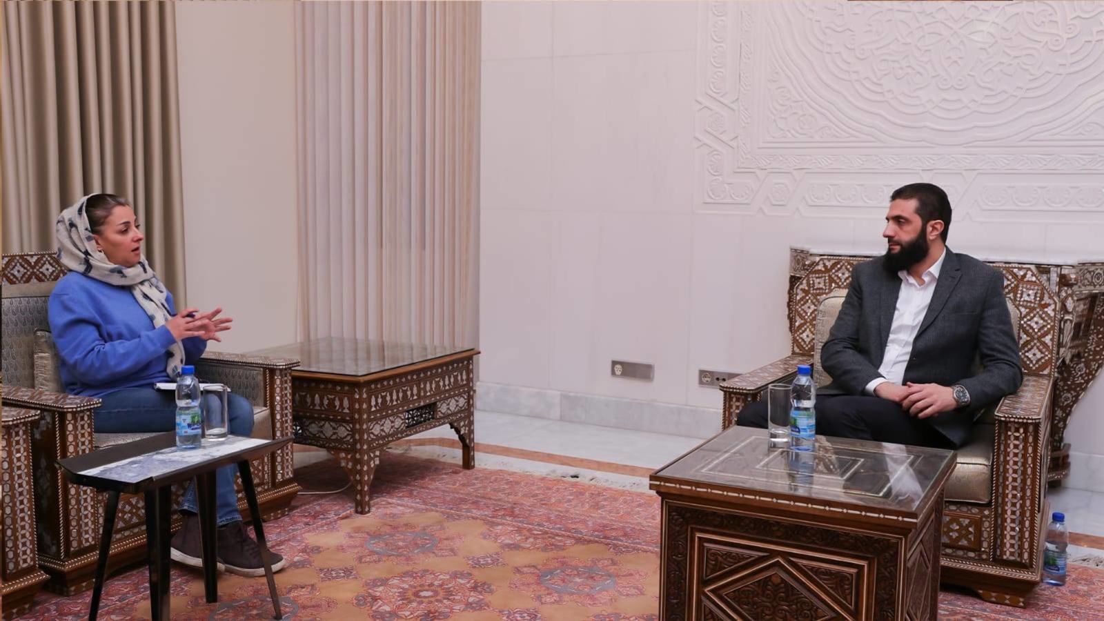 أحمد الشرع: لا نريد التدخل في الشأن الداخلي اللبناني وسنقف على مسافة واحدة من جميع اللبنانيين وما قمنا به وأنجزناه بأقل الأضرار والخسائر  أعاد المشروع الإيراني في المنطقة 40 سنة إلى الوراء