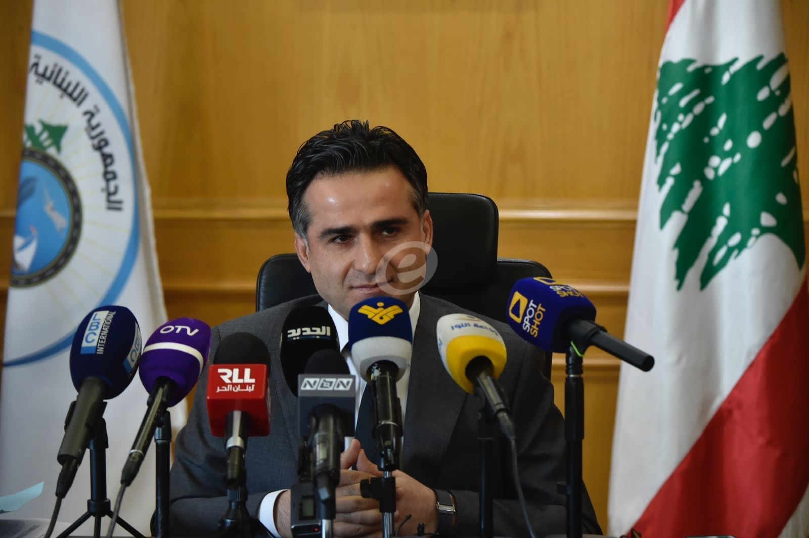 وزير الاشغال اللبناني : مخابرات الجيش مدعوة للتحرك الفوري لحماية السائقين والحافلات العائدة للدولة بعد تعرضهم للتهديد