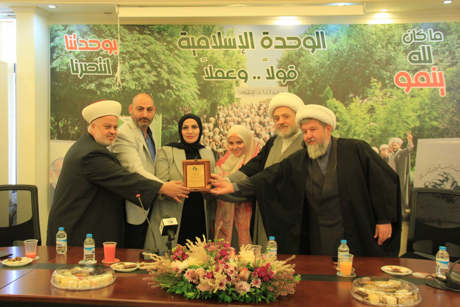 “صدى الضاحية” يكرّم الزميلة زينب عبد الله مسؤولة السوشيل ميديا في تجمع العلماء المسلمين