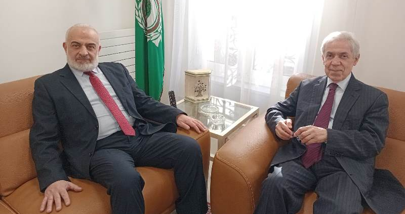 أسعد الحريري التقى رئيس بعثة الدول العربية في باريس