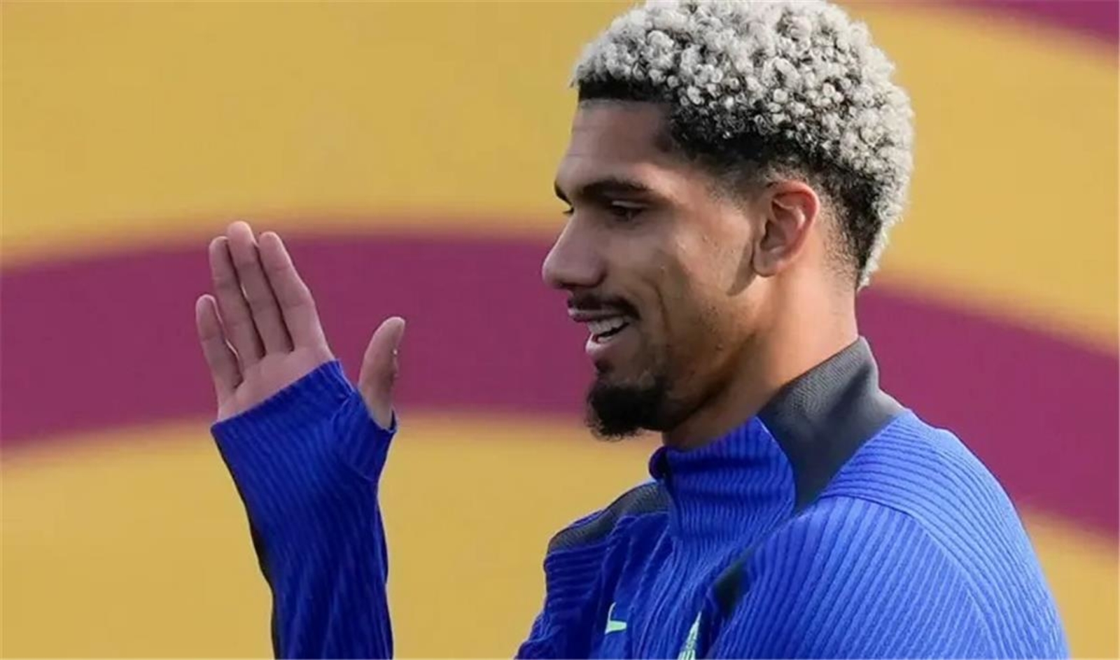 ماركا” تكشف عن مفاجأة في عقد اراوخو الجديد مع برشلونة