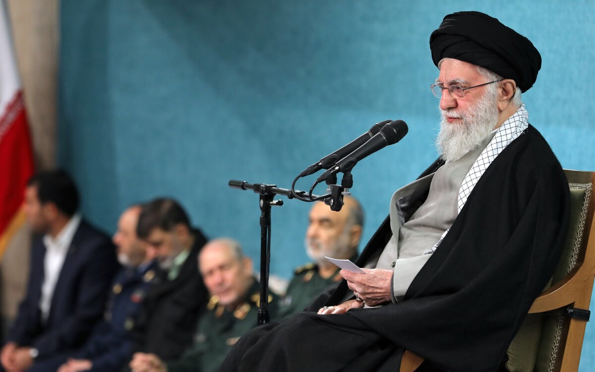 الامام الخامنئي أكّد رفض التفاوض على قدرات إيران الدفاعية ومدى صواريخها: لن نلبّي مطالب الدول المتغطرسة