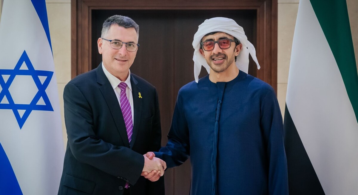 وزير خارجية الإمارات استقبل نظيره الإسرائيلي: لوقف إطلاق النار بغزة وإطلاق سراح الأسرى
