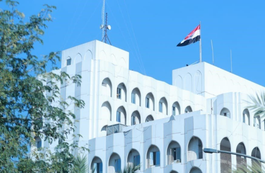 الخارجية العراقية نفت مزاعم نقل رسالة من ترامب لإيران بشأن جماعات مسلّحة تابعة لها في العراق
