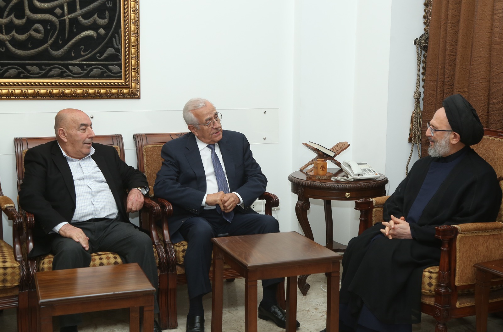الحوار والخطاب الهادئ في لقاء الرئيس سليمان برفقة المقداد مع العلامة فضل الله خلال التعزية بوالدته