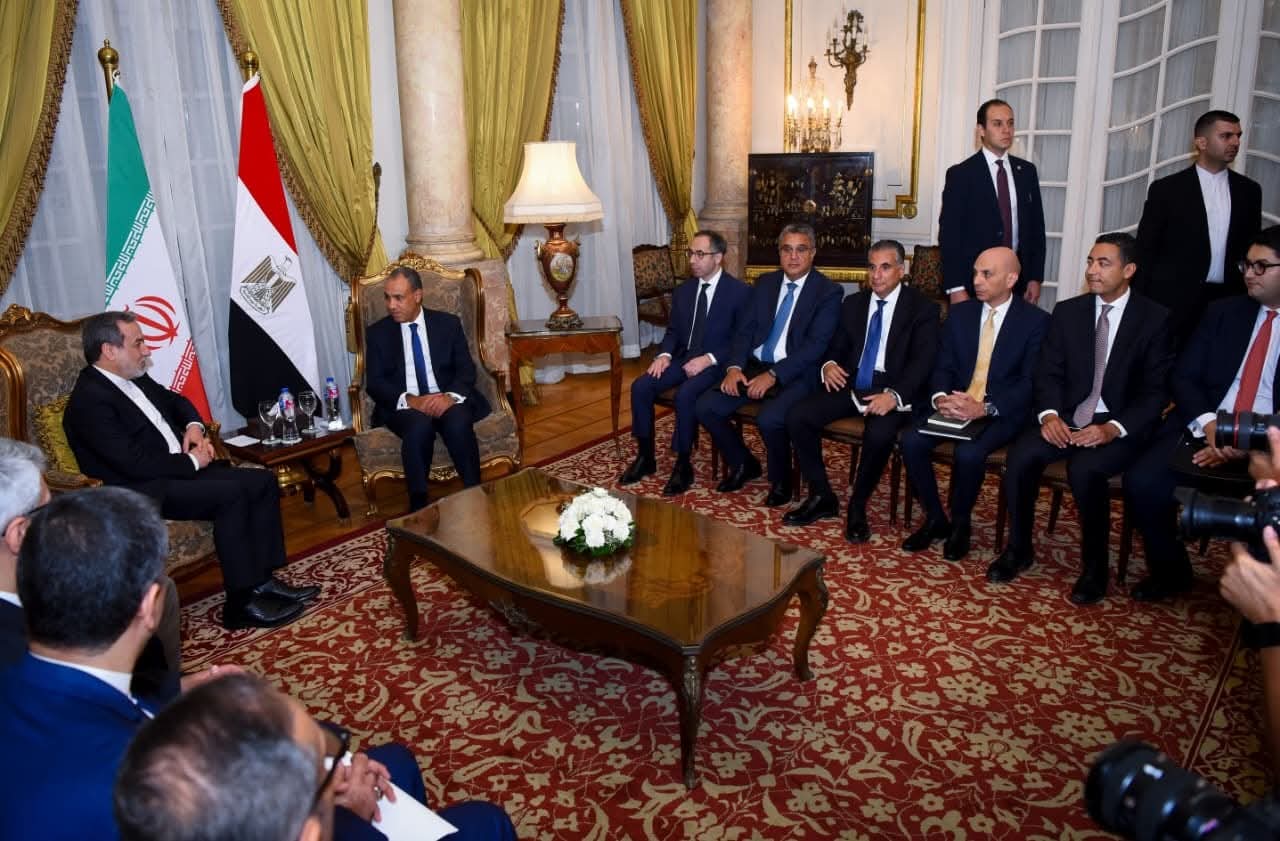 وزير الخارجية المصري التقى نظيره الايراني