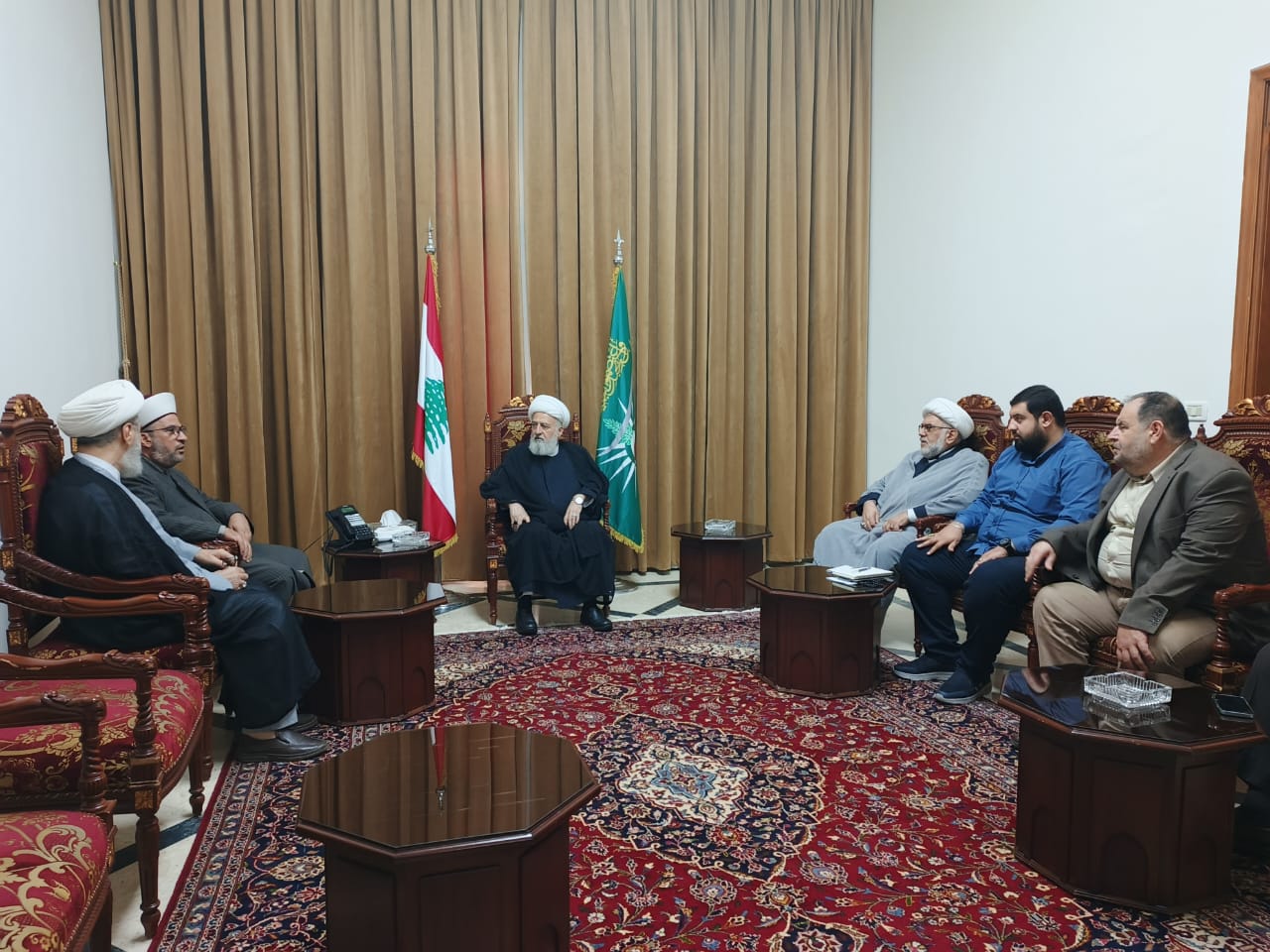 اللجنة التحضيرية للقاء العلمائي الأول لإحياء الذكرى السنوية الأولى لاستشهاد الشهيد السيد حسن نصر الله زارت المجلس الشيعي والتقت العلامة الشيخ الخطيب