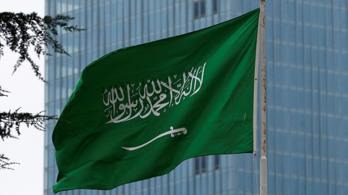 عكاظ السعودية: الرياض صبرت كثيراً على مؤامرات ودسائس أبوظبي إلى أن وصل الأمر لتهديد أمنها القومي